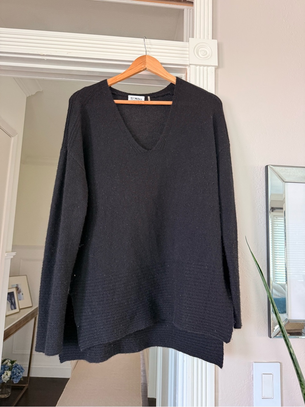 27 miles malibu Black V-Neck Cozy Knit Pullover